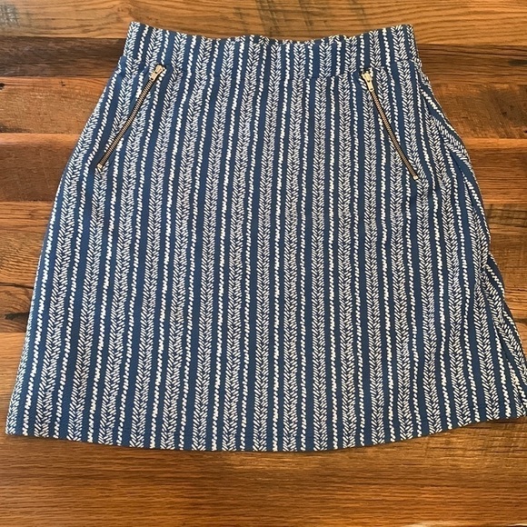Le Lis Dresses & Skirts - Le Lis Stretch skirt ✨